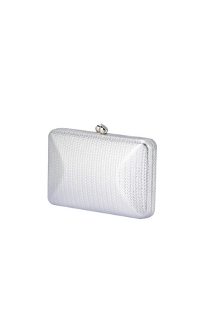 CHICA EMBOSSED CLUTCH IN SILVER