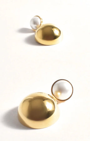 Earrings OS / GOLD FAUX PEARL DISC DROP EARRING IN GOLD