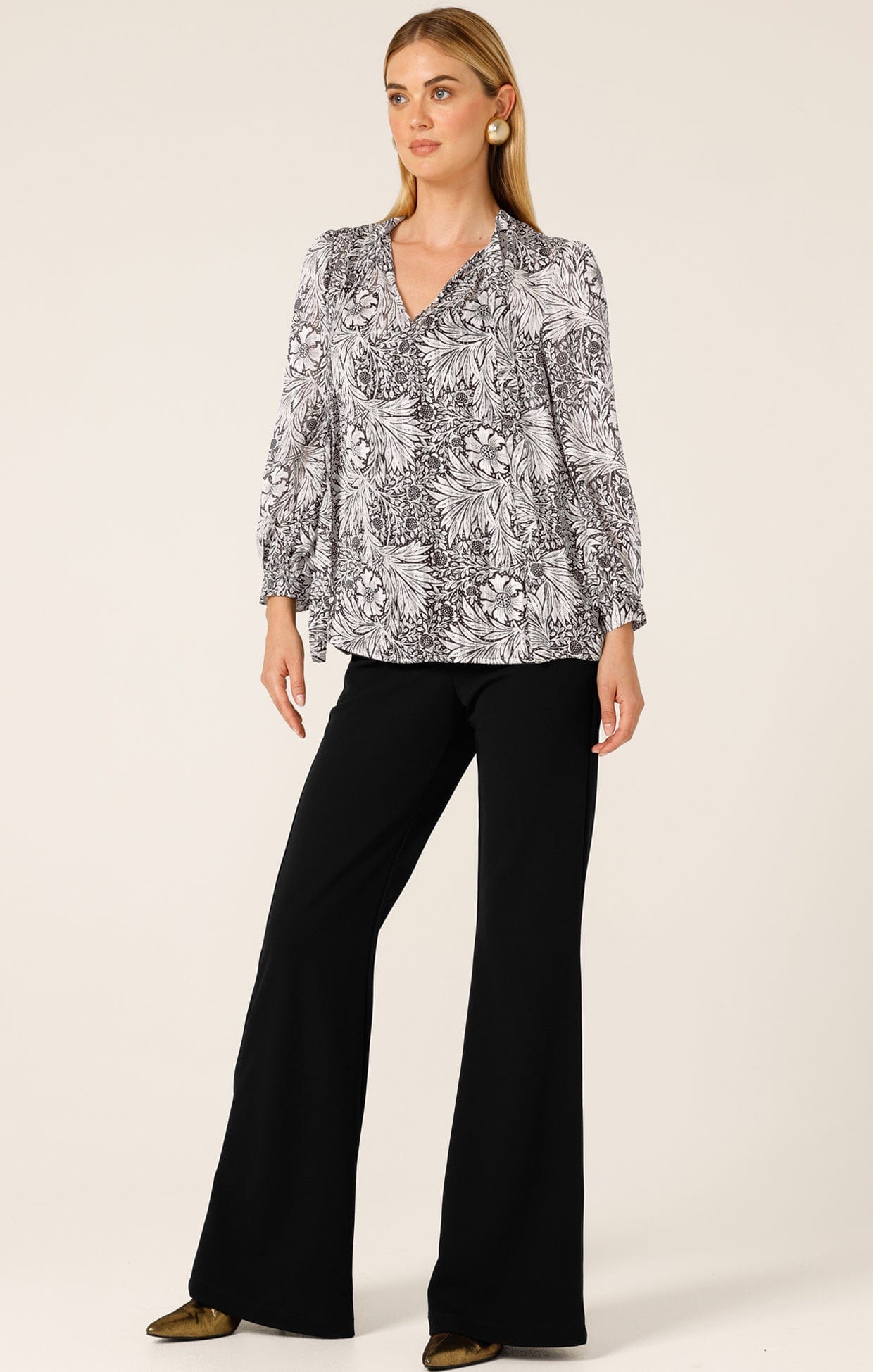 Tops FLORENTINE BLOUSE IN BLACK WHITE FLORAL