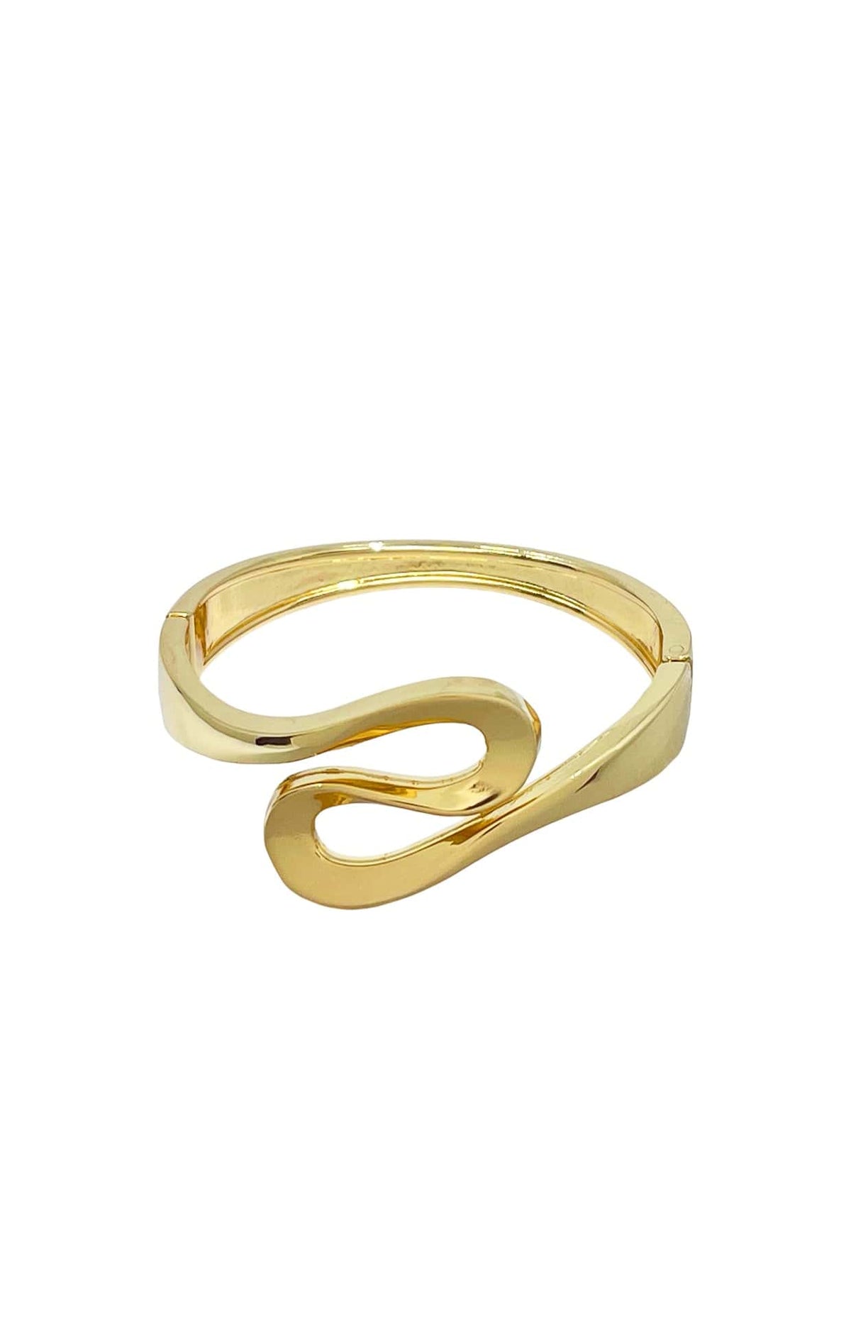 Bracelets OS / GOLD SWIRL FRONT METAL BANGLE IN GOLD